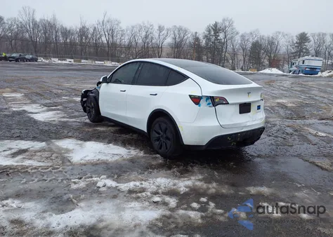 2024 Tesla Model Y Long Range Dual Motor All-Wheel Drive from USA, damaged, VIN 7SAYGDEE5RA326577